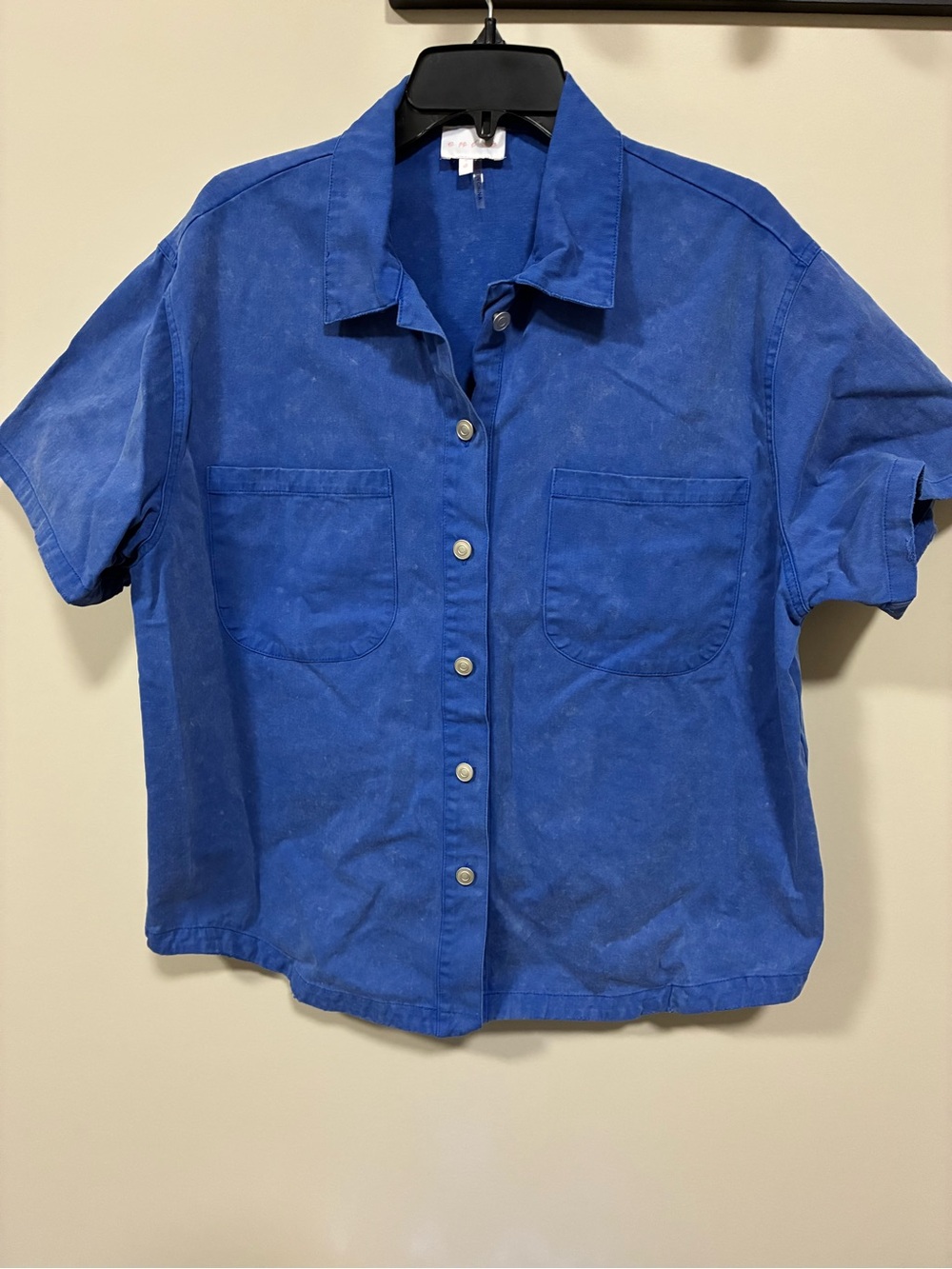 Entro short sleeve button top small